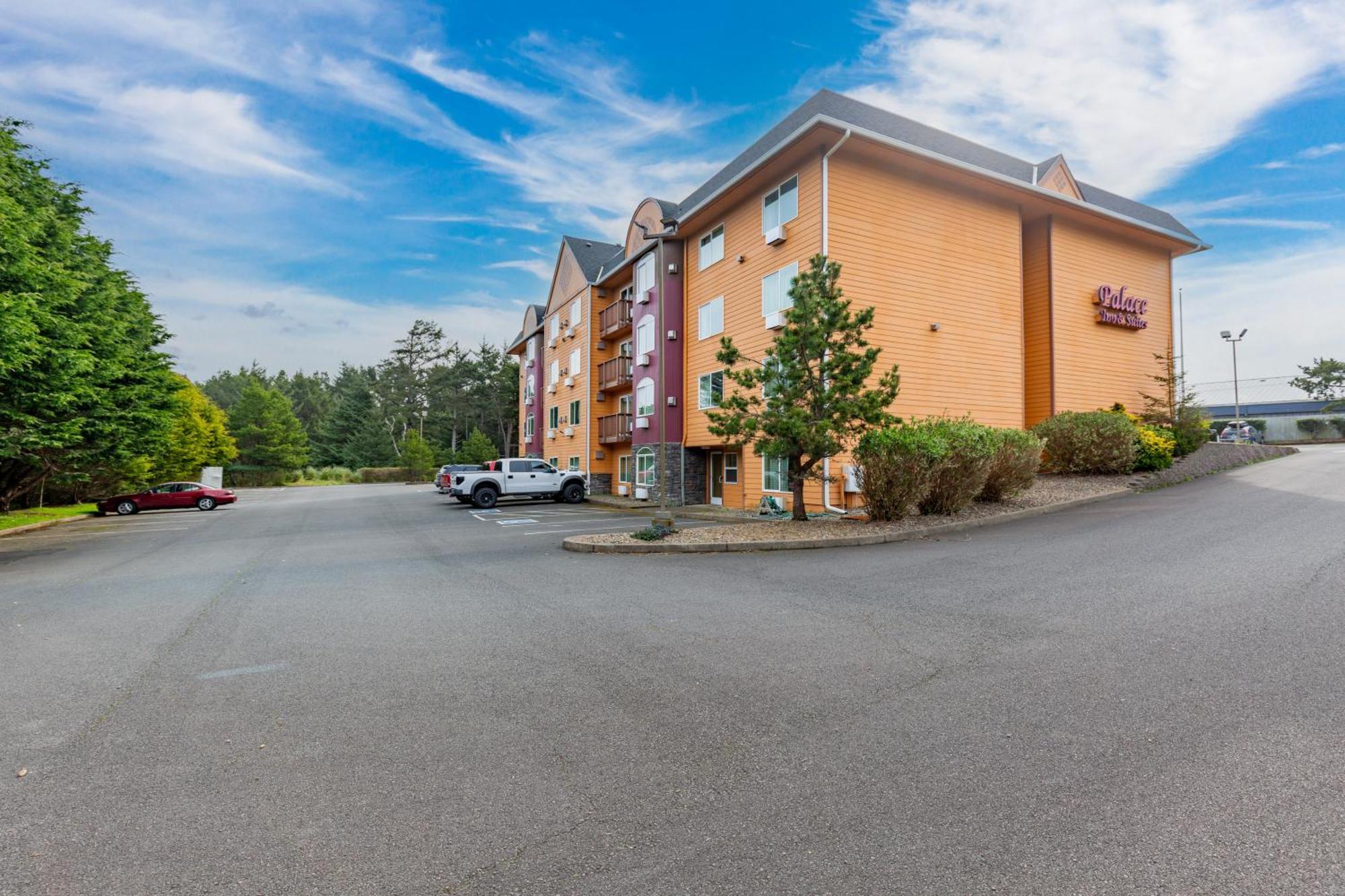 Palace Inn & Suites Линкольн-Сити Экстерьер фото