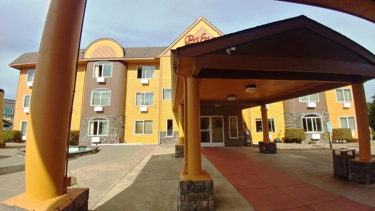 Palace Inn & Suites Линкольн-Сити Экстерьер фото