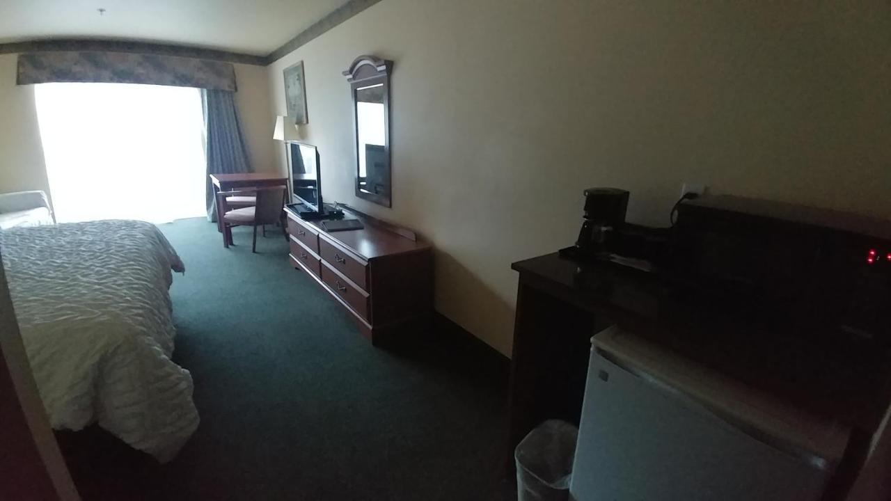 Palace Inn & Suites Линкольн-Сити Экстерьер фото